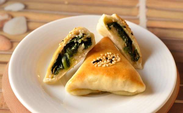 طريقة عمل فطائر السبانخ طريقة عمل فطائر السبانخ