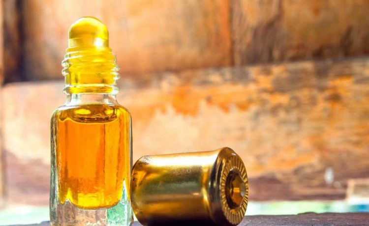زيت الكافور لتبييض البشرة بسرعة فائقة