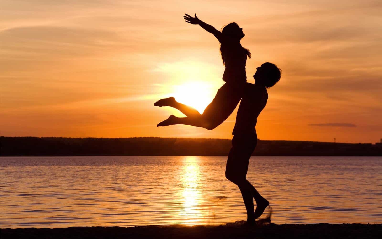 أسس نجاح العلاقة الزوجية لتعيش كل العمر أسس نجاح العلاقة الزوجية لتعيش كل العمر